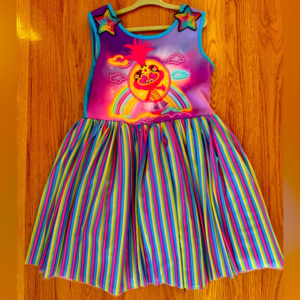 Pippa & Julie TROLLS adorable and colorful unique dress size 7  NEW!!!